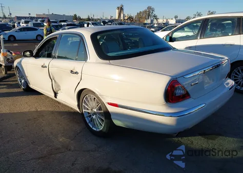 2007 Jaguar Xj8 from USA, damaged, VIN SAJWA71B17SH12746